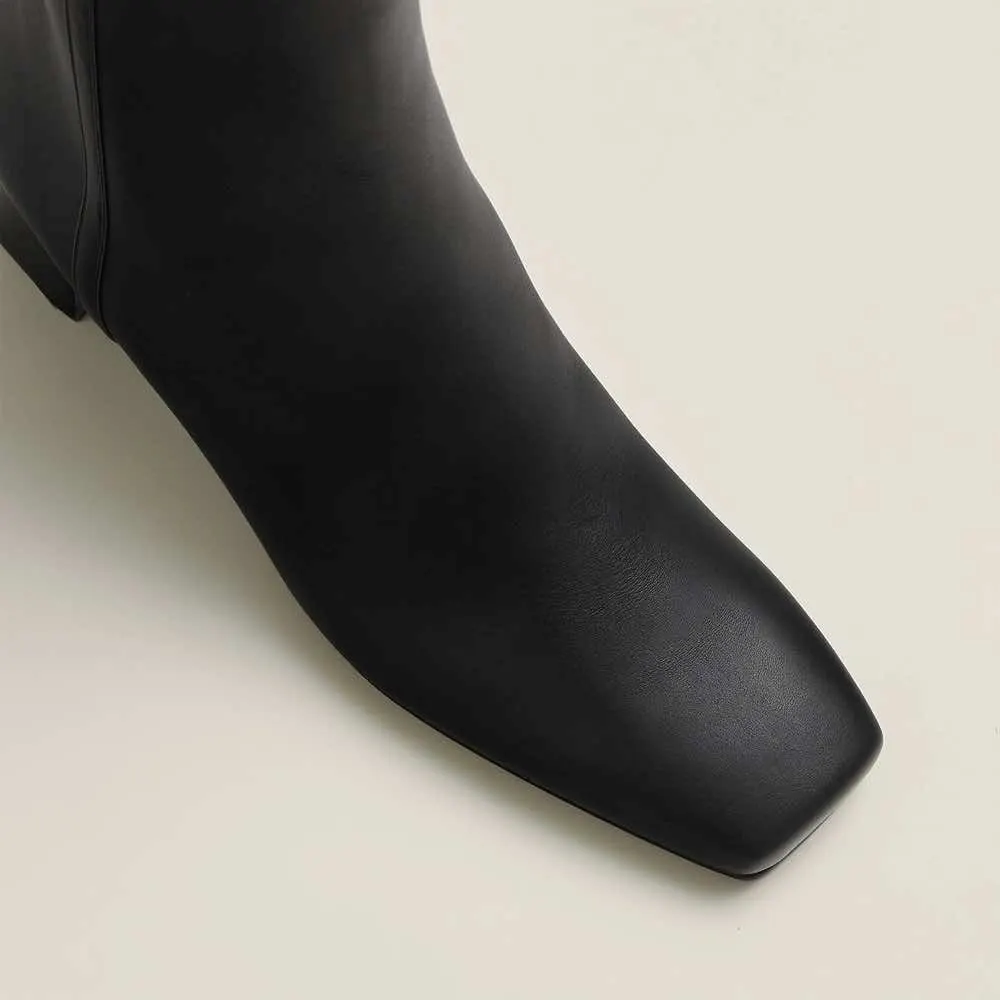 Hermès impérial Black Leather Never worn, with tag - Model View