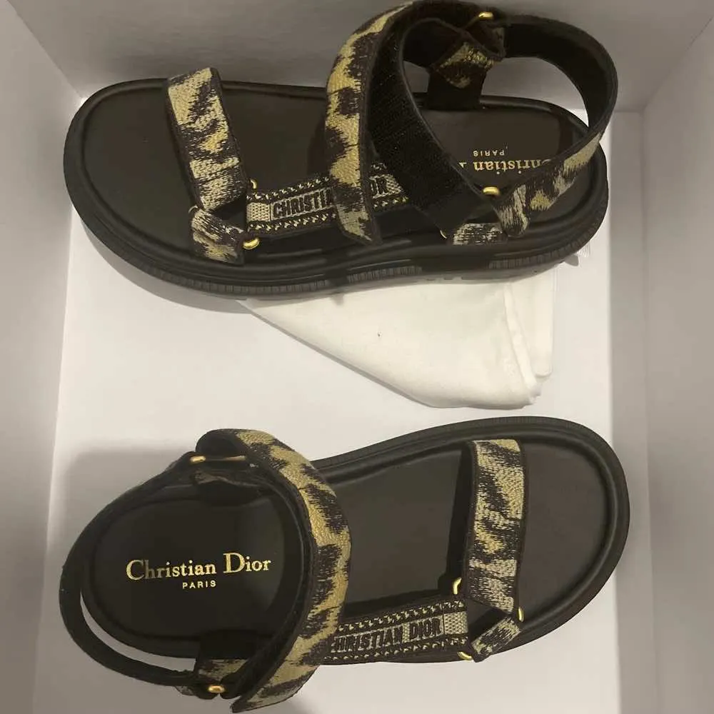 Dior D-Wave Black Canvas Never worn - Model View