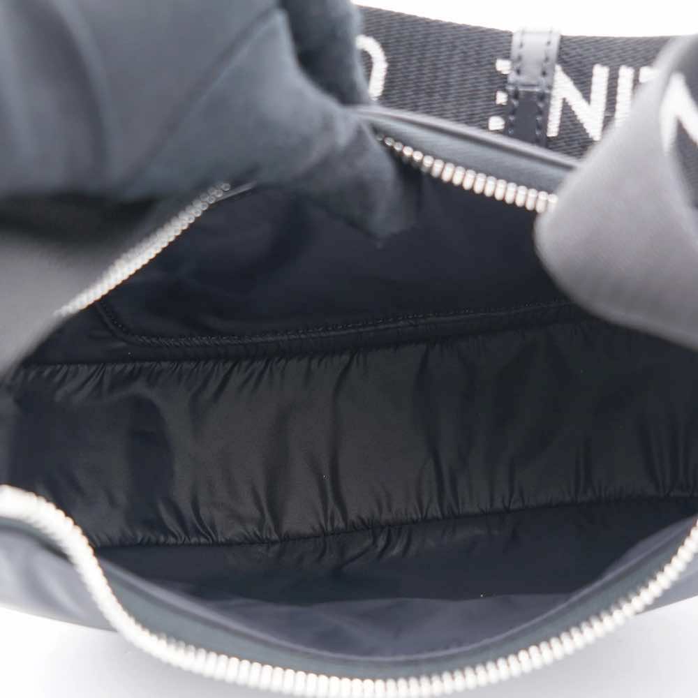 Céline Ava - Detail 1