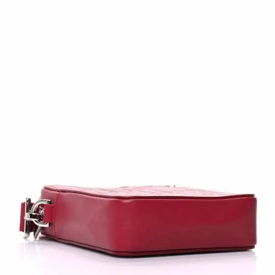 Dior Galaxy World Tour Red Leather Never worn, with tag - Model View