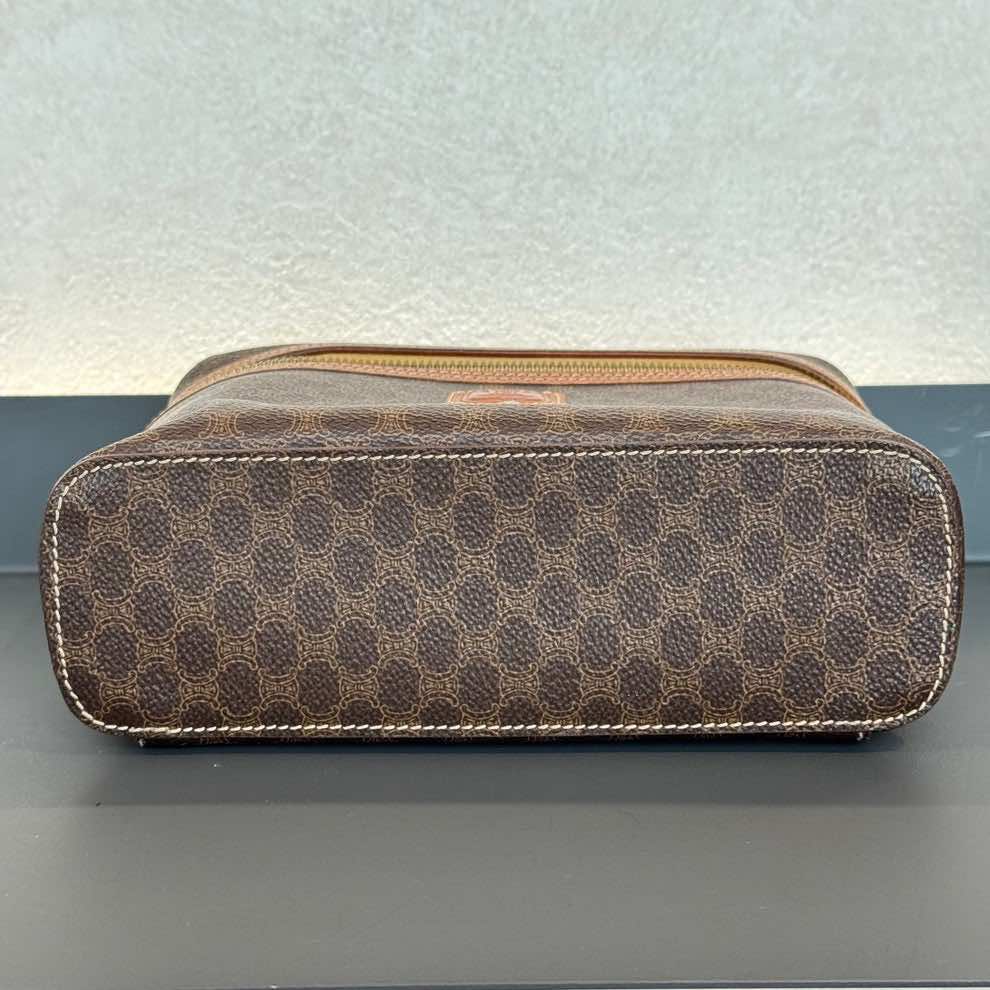 Céline Vanity - Detail 1