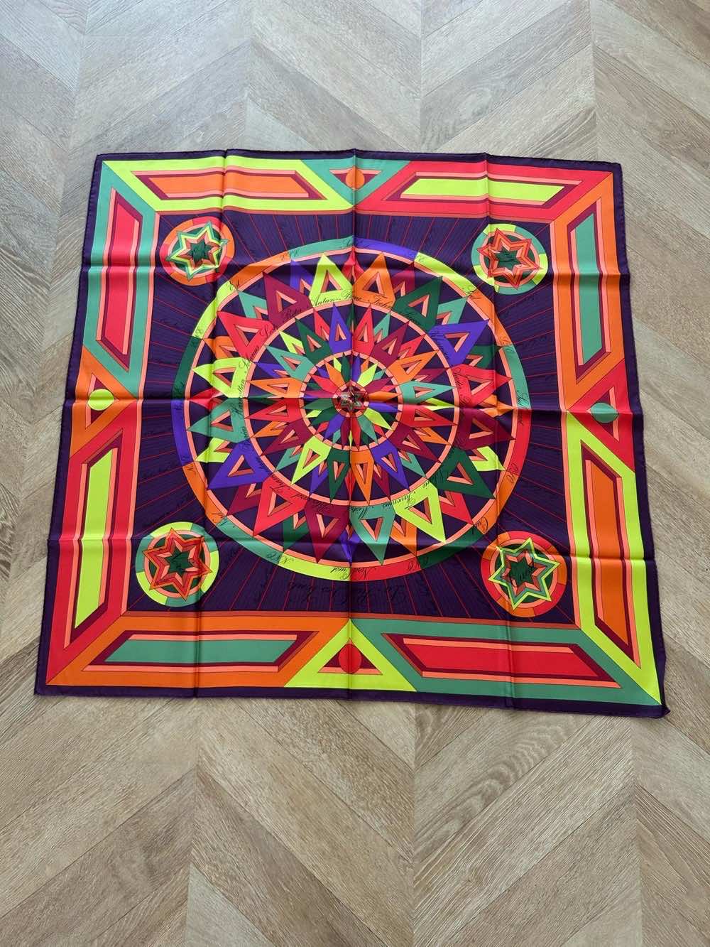 Hermès La rose des vents - Back view