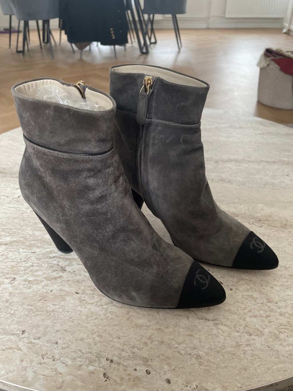 Chanel Heeled ankle boots - Image 10