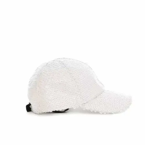 Chanel White sequin cap White Good - Model View