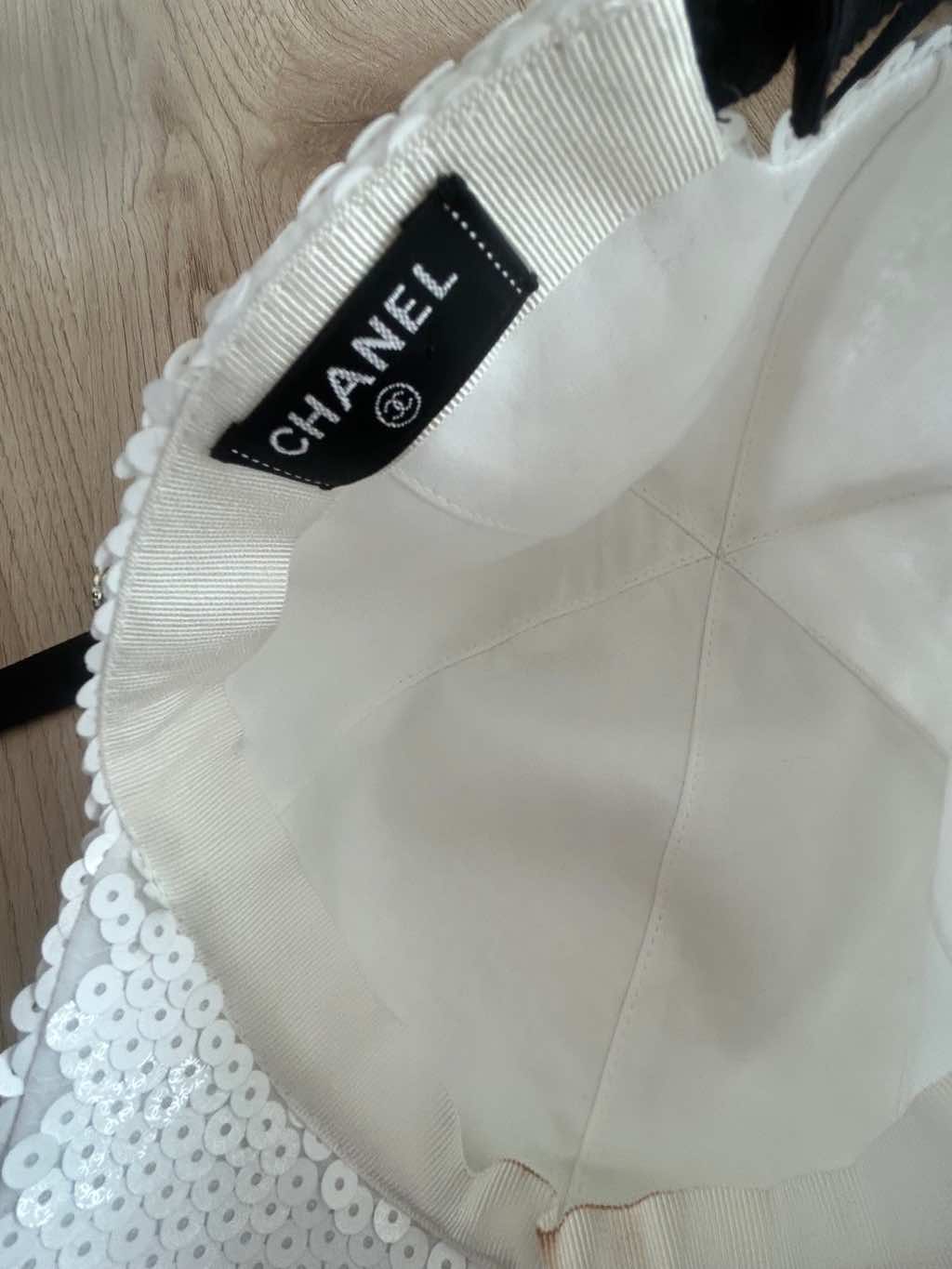 Chanel White sequin cap - Image 10