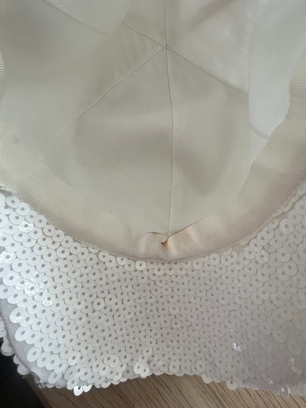 Chanel White sequin cap - Image 11