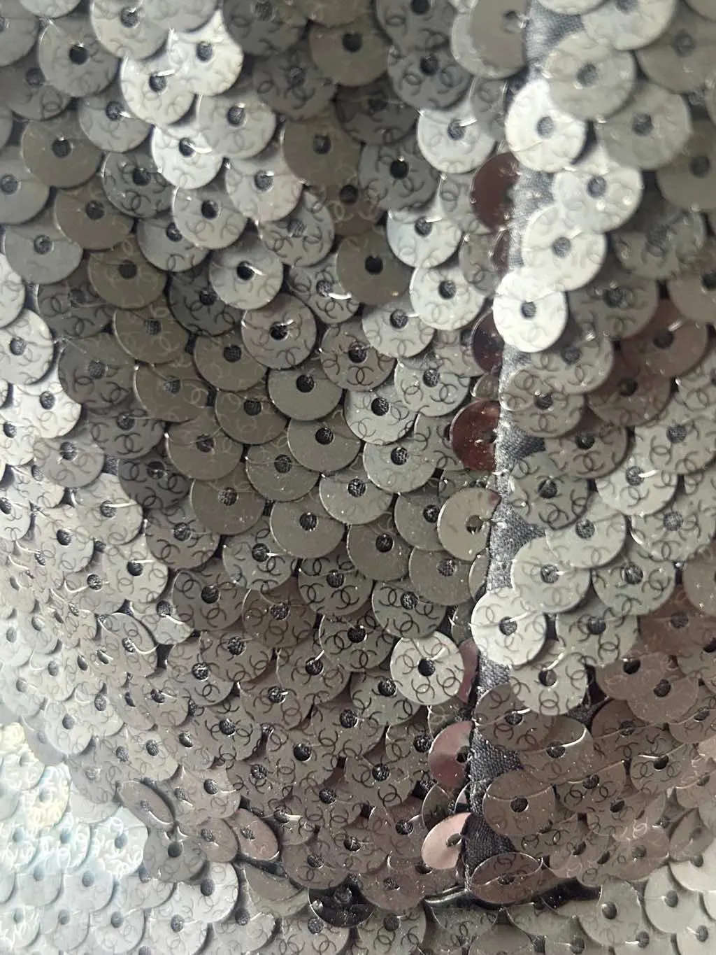 Chanel Black sequin cap Black Good - Box View