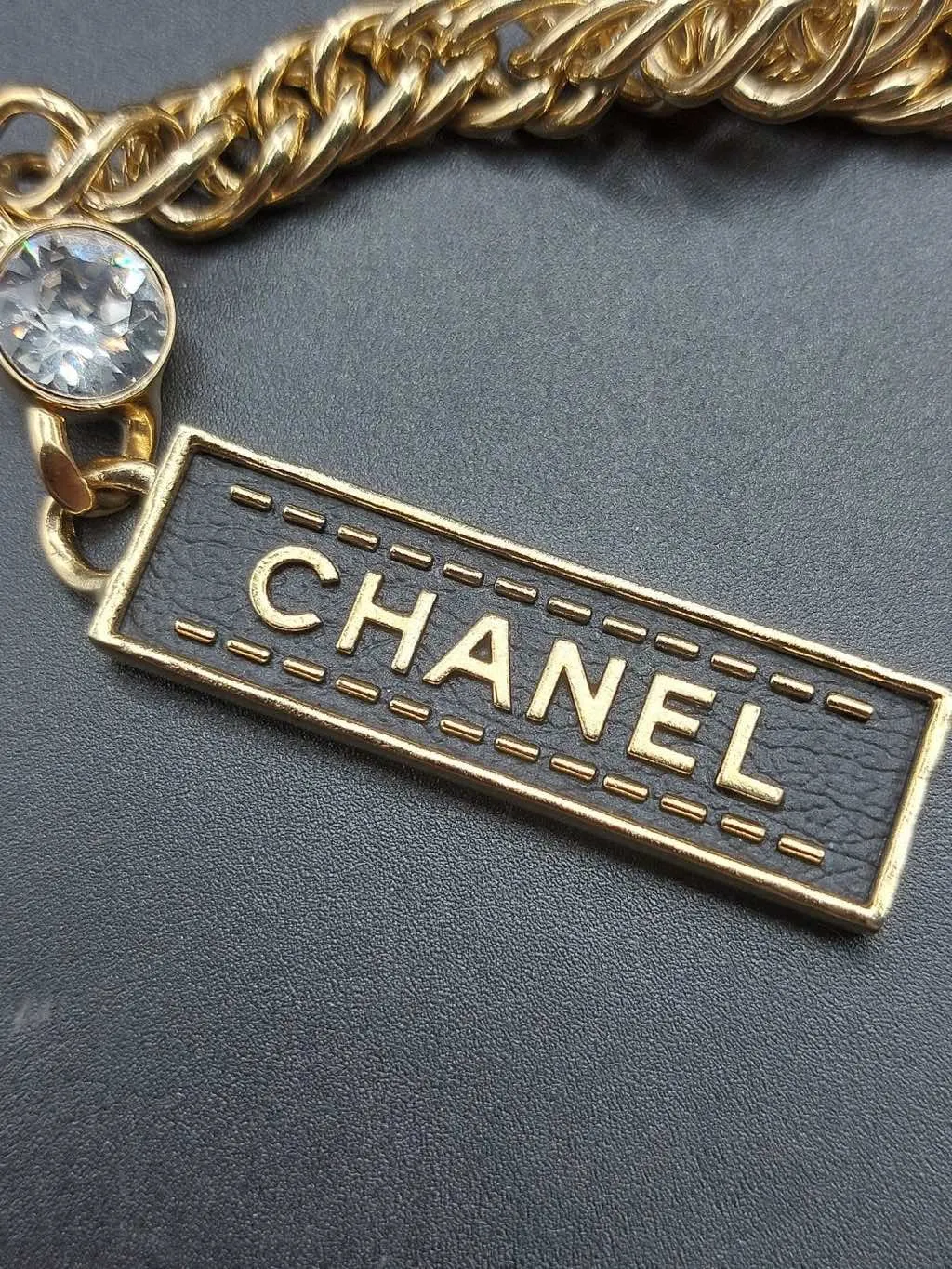 Chanel Knotted chain necklace Gold Metal Very good - Box View