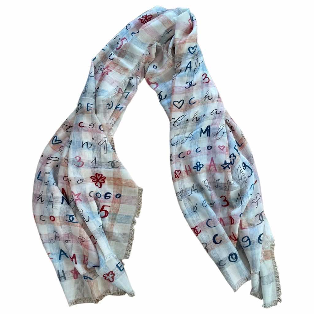 Chanel Cashmere and silk scarf