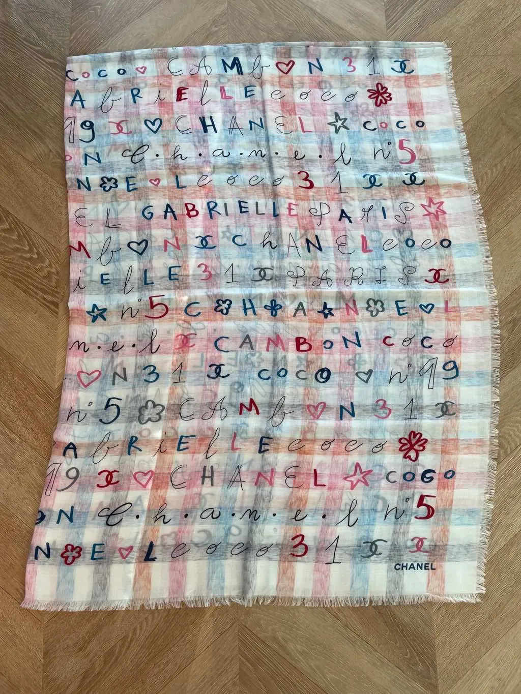 Chanel Cashmere and silk scarf Silver Cashmere Never worn - Inside View