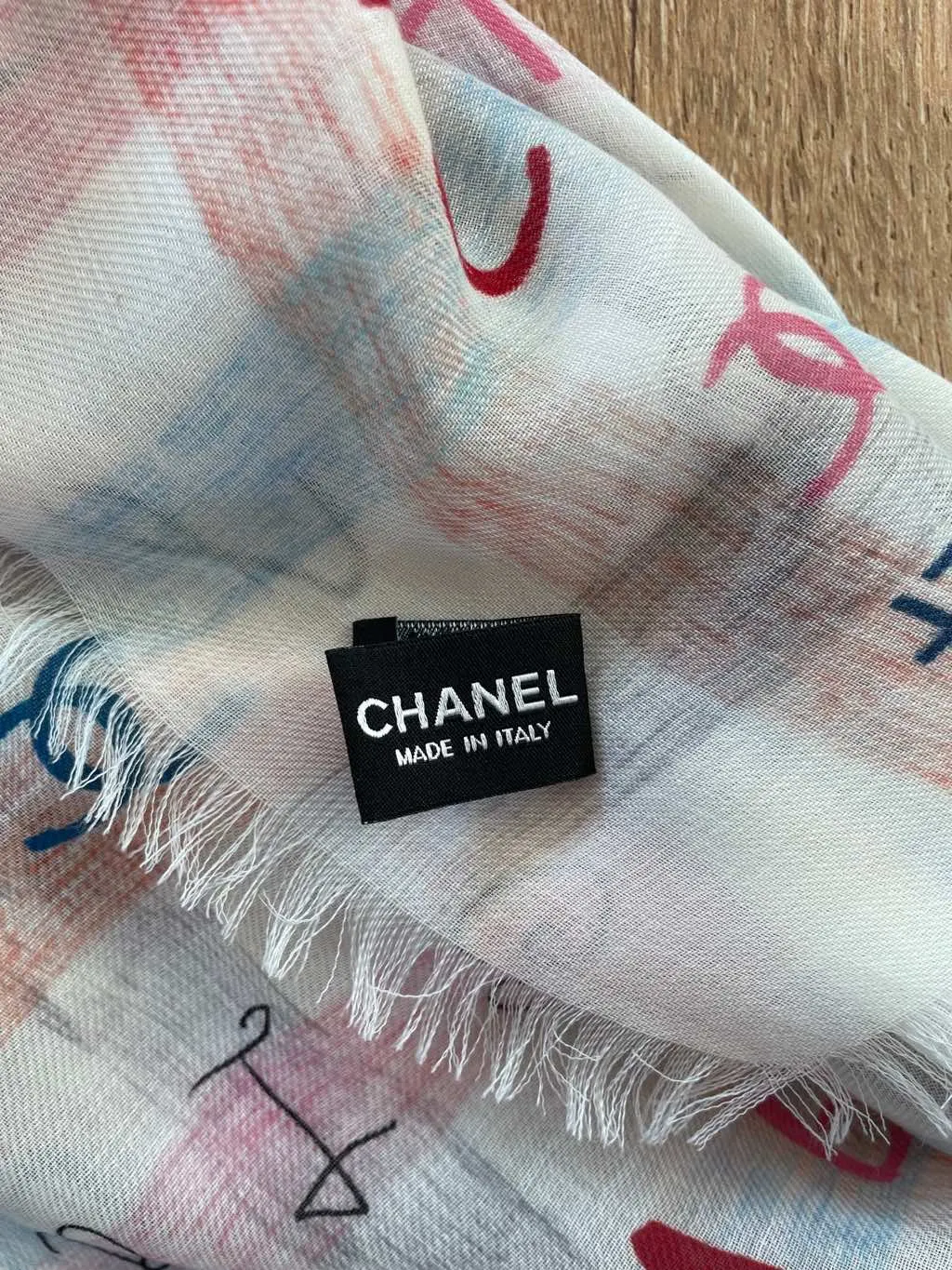 Chanel Cashmere and silk scarf Silver Cashmere Never worn - Box View
