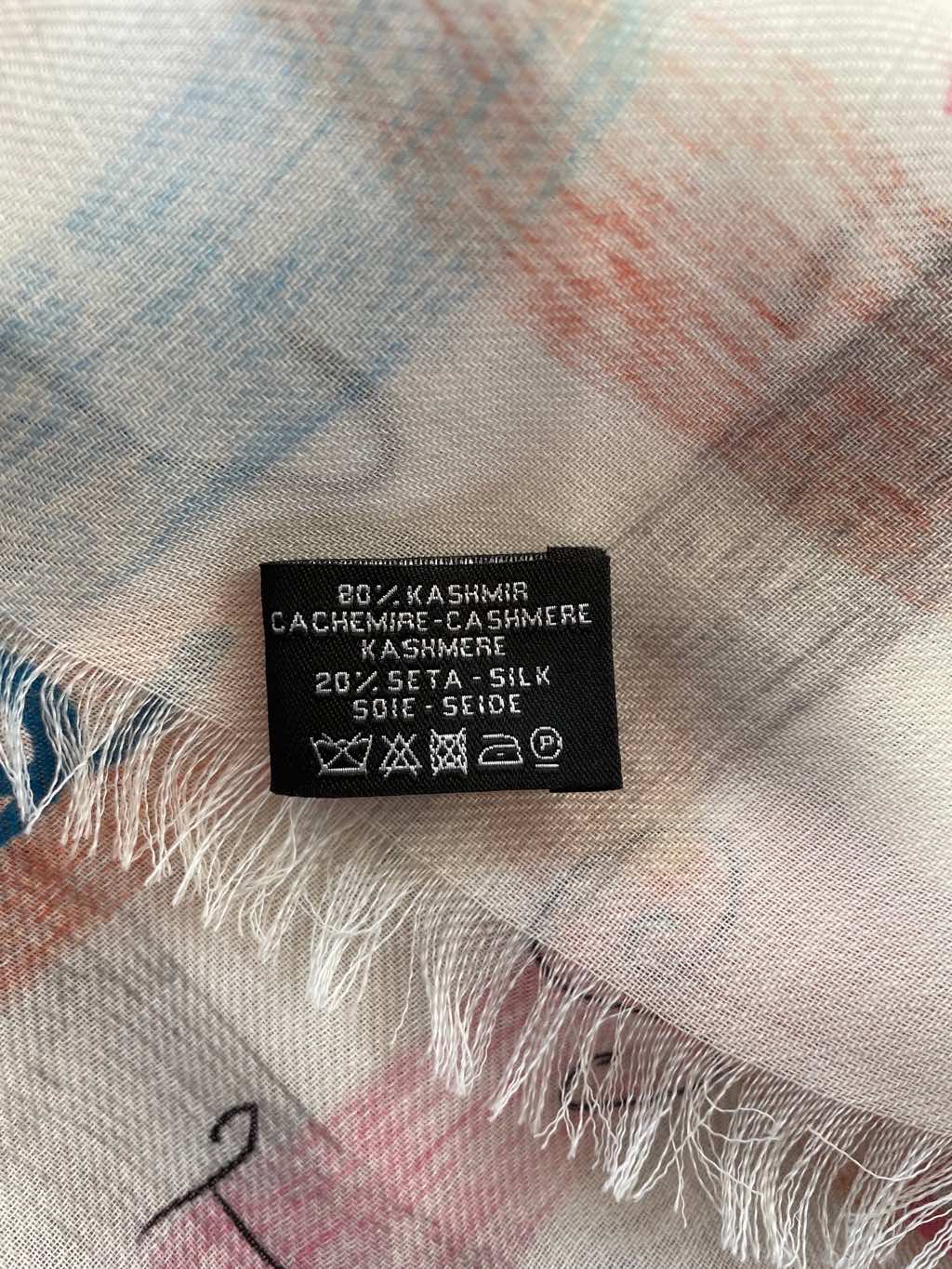 Chanel Cashmere and silk scarf - Detail 1