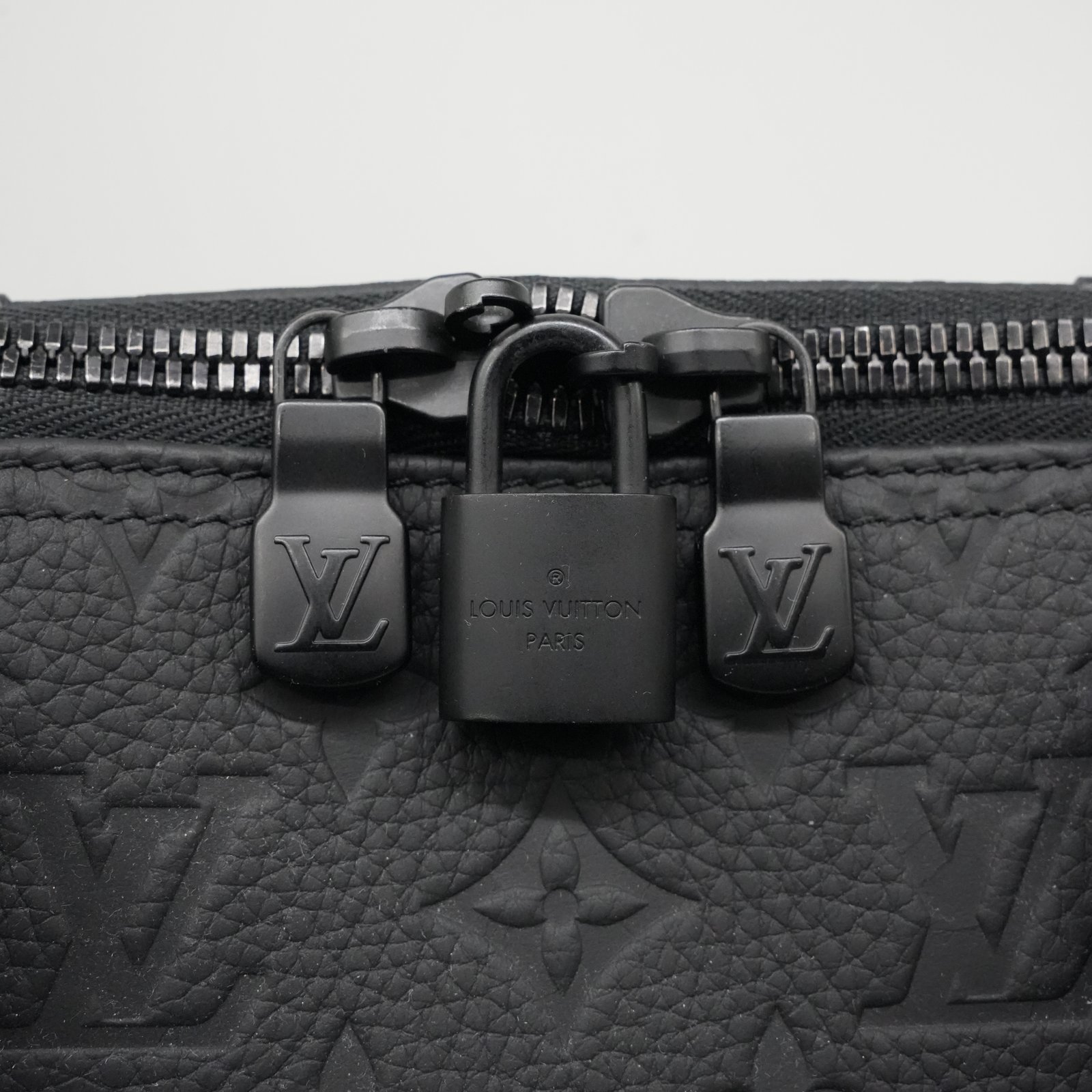 Louis Vuitton Monogram Taurillon Keepall Bandouliere 50 M59025 - Detail 2