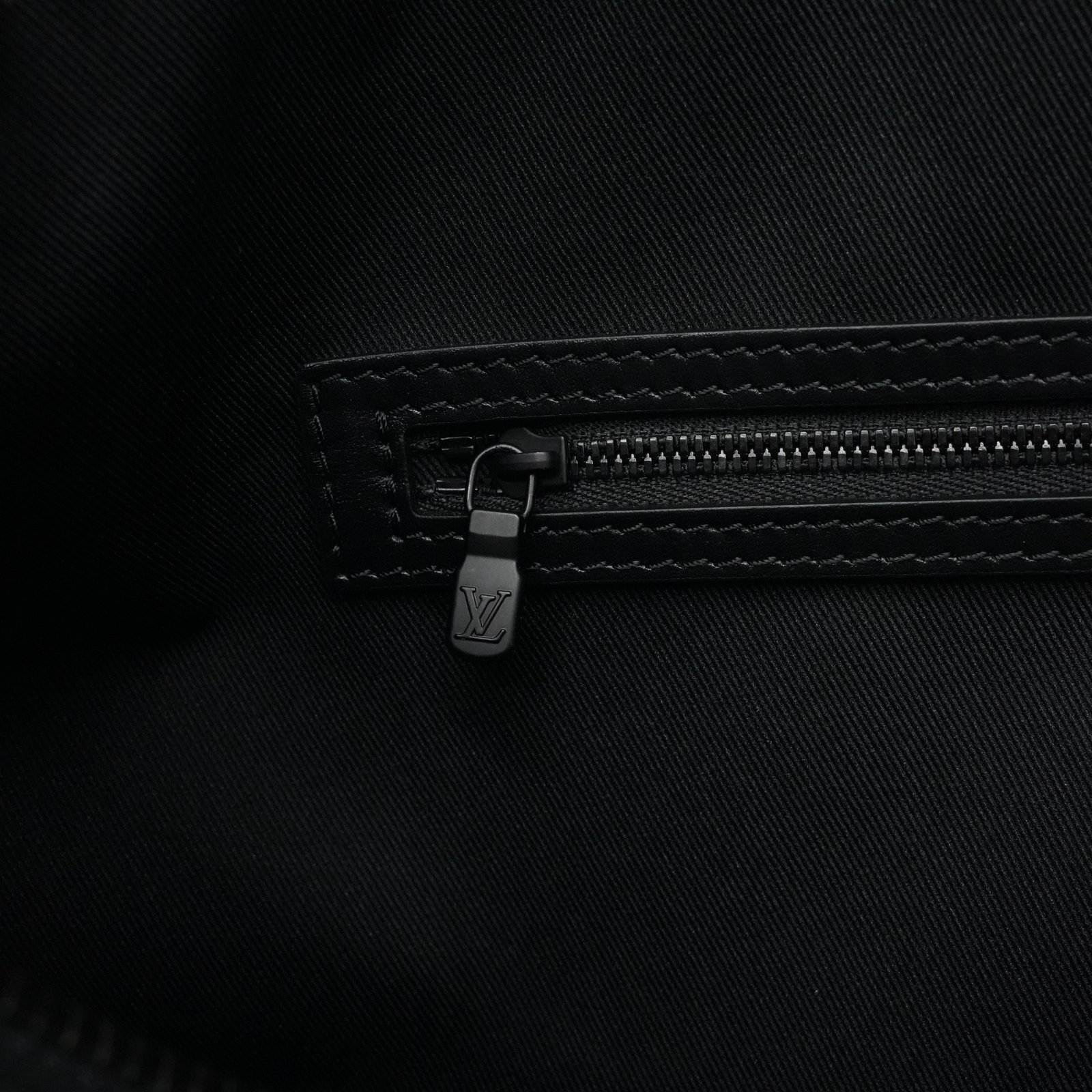 Louis Vuitton Monogram Taurillon Keepall Bandouliere 50 M59025 - Image 12