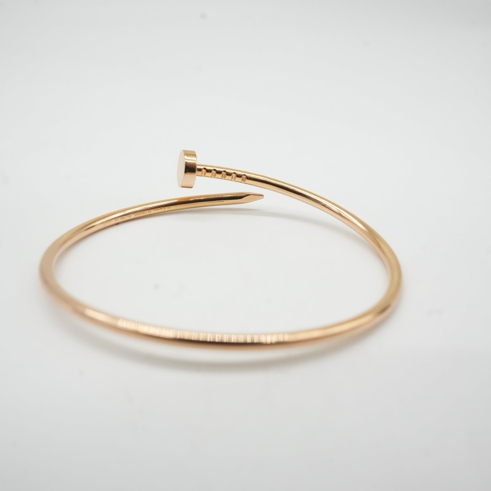 Cartier Un Clou SM Bracelet 18K Yellow Gold - Detail 2
