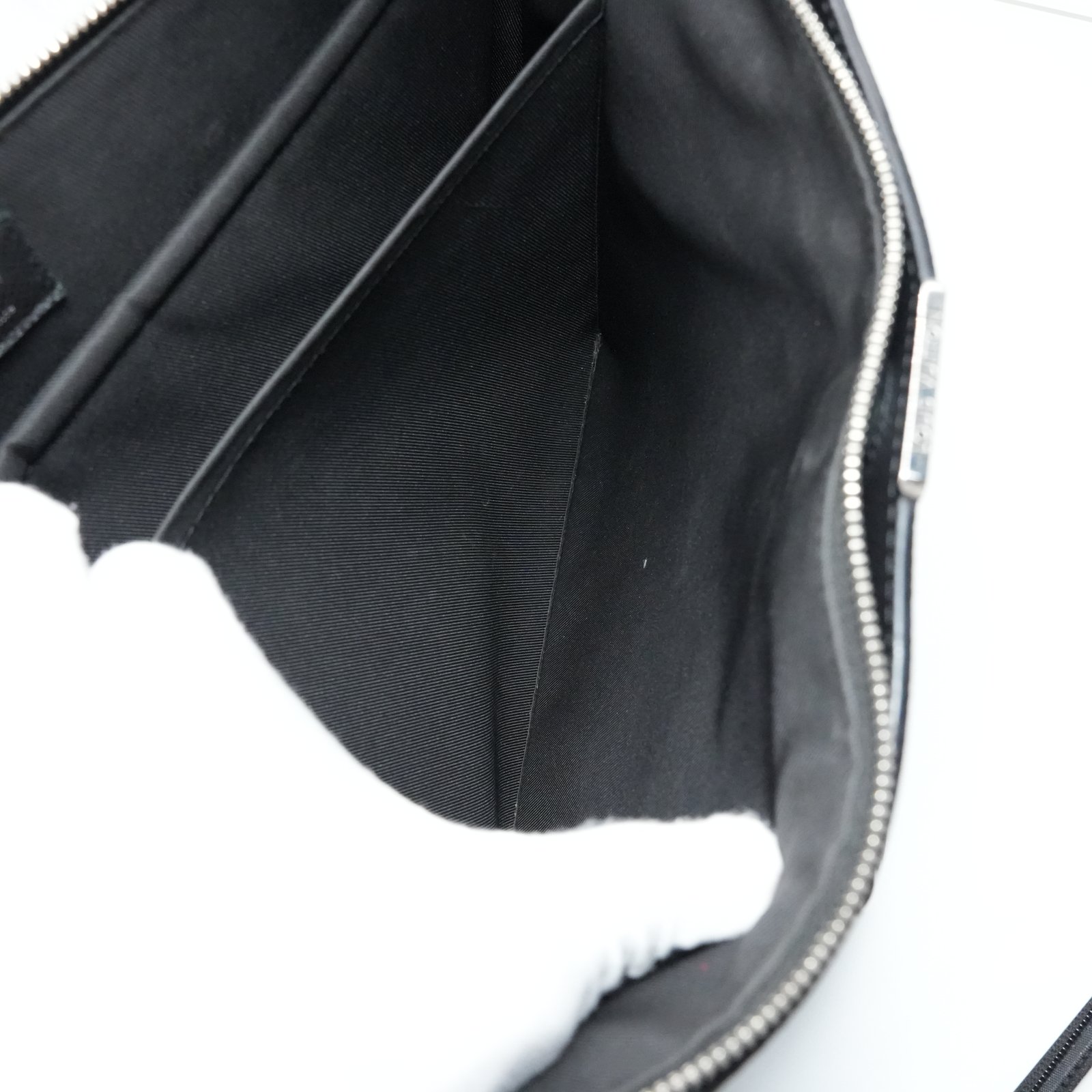 Louis Vuitton Taiga Anton Briefcase Black Leather M30925 - Image 10