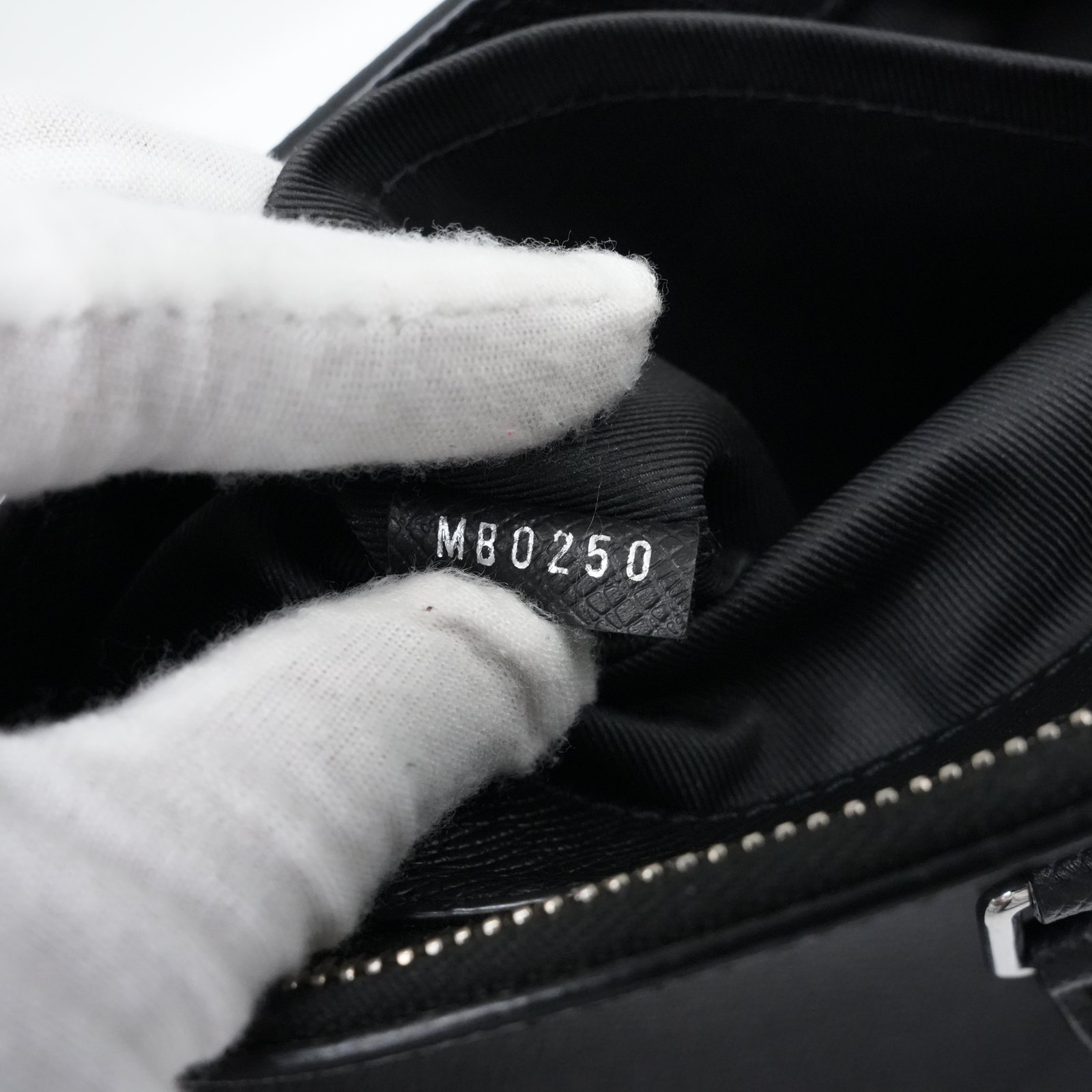 Louis Vuitton Taiga Anton Briefcase Black Leather M30925 - Image 11