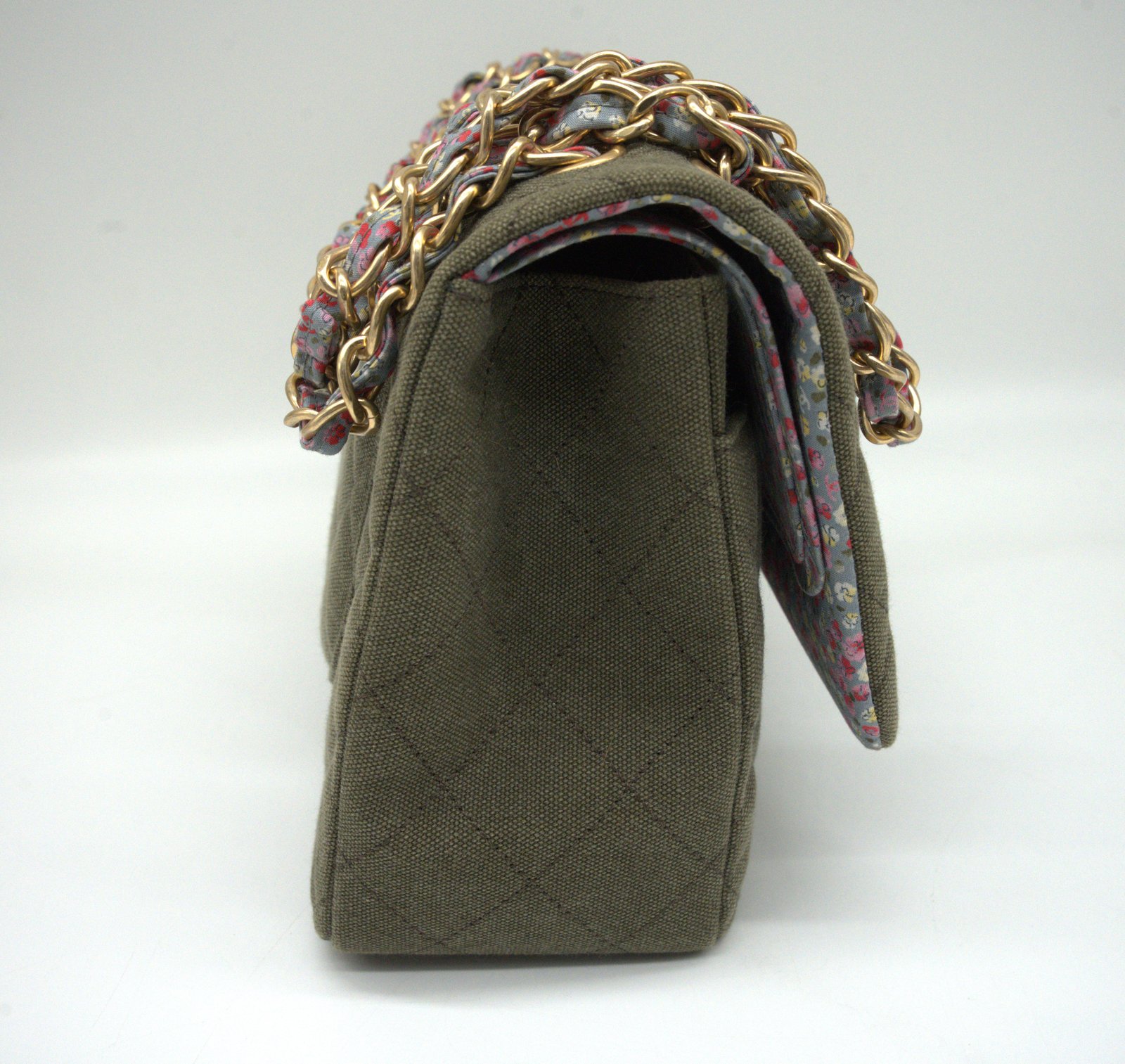 Chanel Cuba Cruise 2016 Shoulder Bag Size 30 - Back view