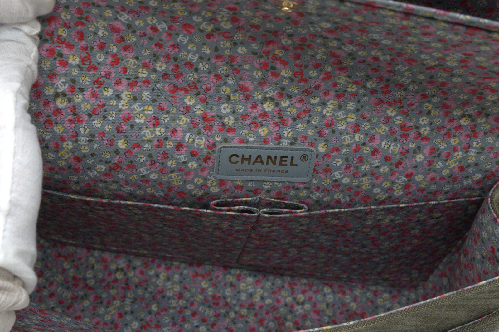 Chanel Cuba Cruise 2016 Shoulder Bag Size 30 - Image 14