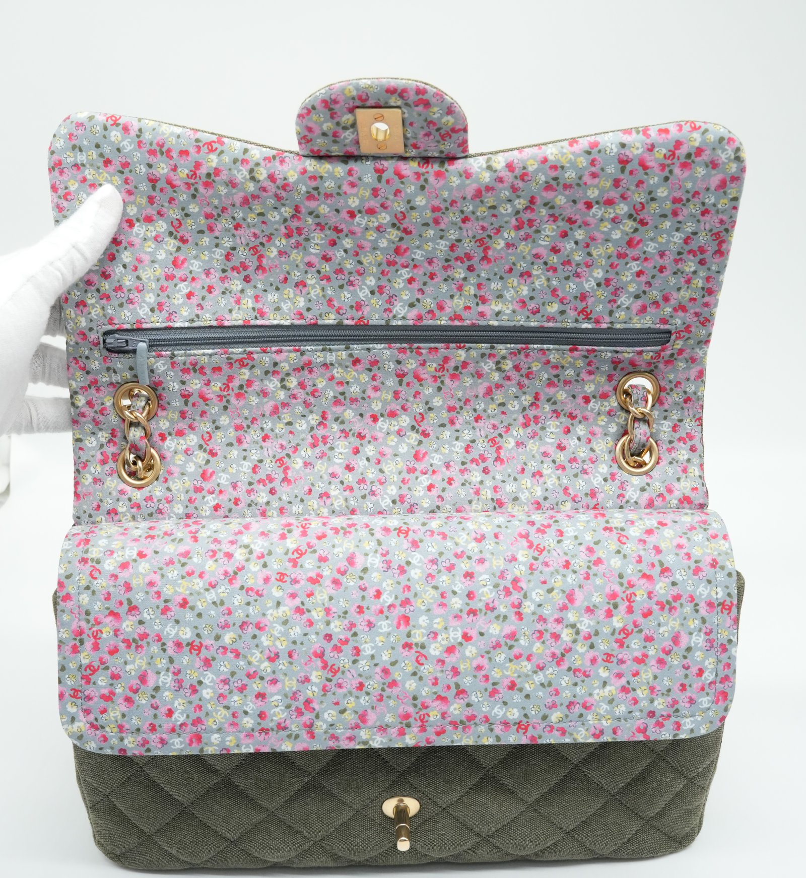 Chanel Cuba Cruise 2016 Shoulder Bag Size 30 - Image 12