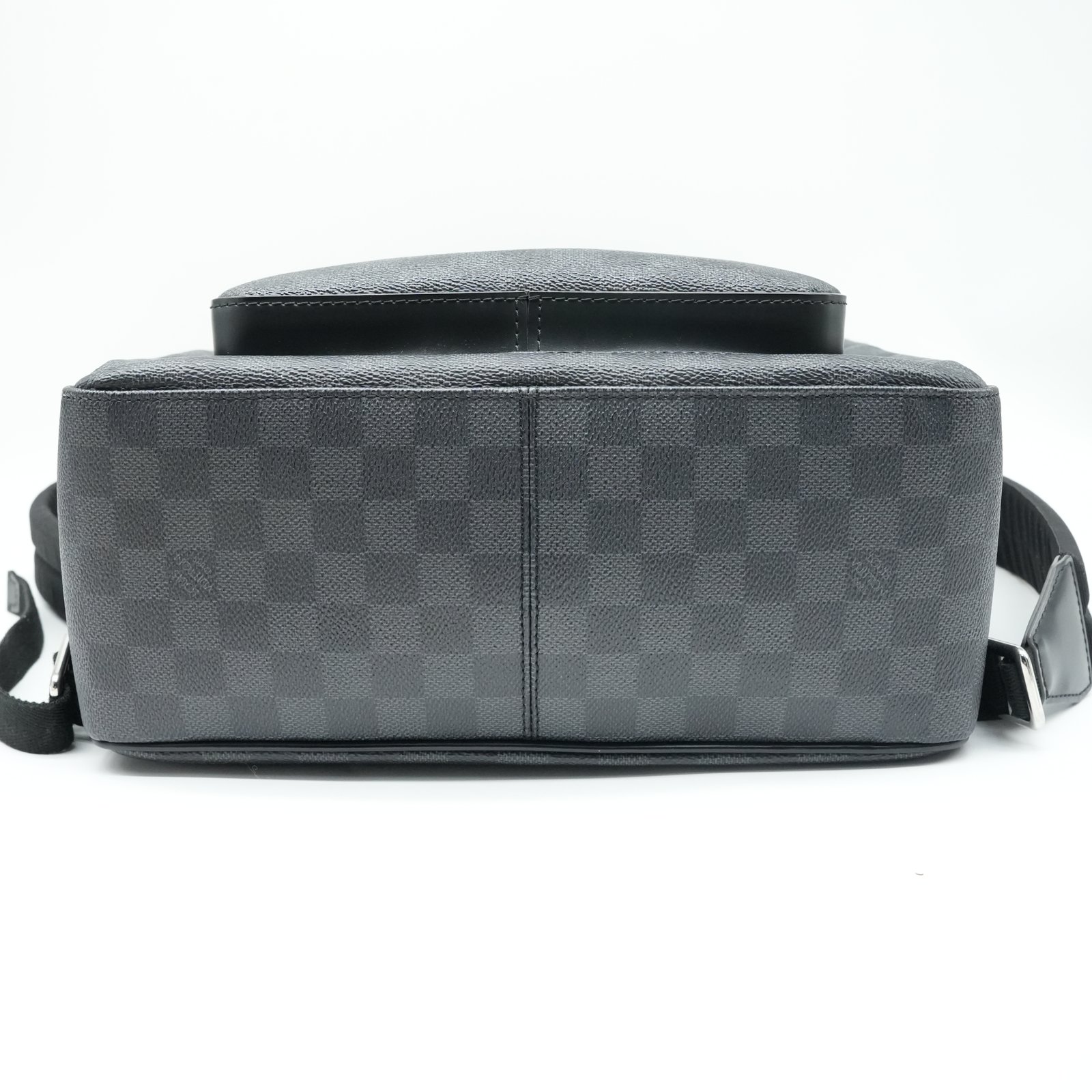 Louis Vuitton Damier Graphite Backpack TJ4189 - Side view