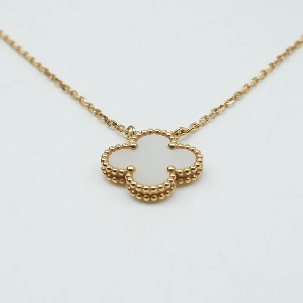 Van Cleef & Arpels Vintage Alhambra Pendant Yellow Good - Back View
