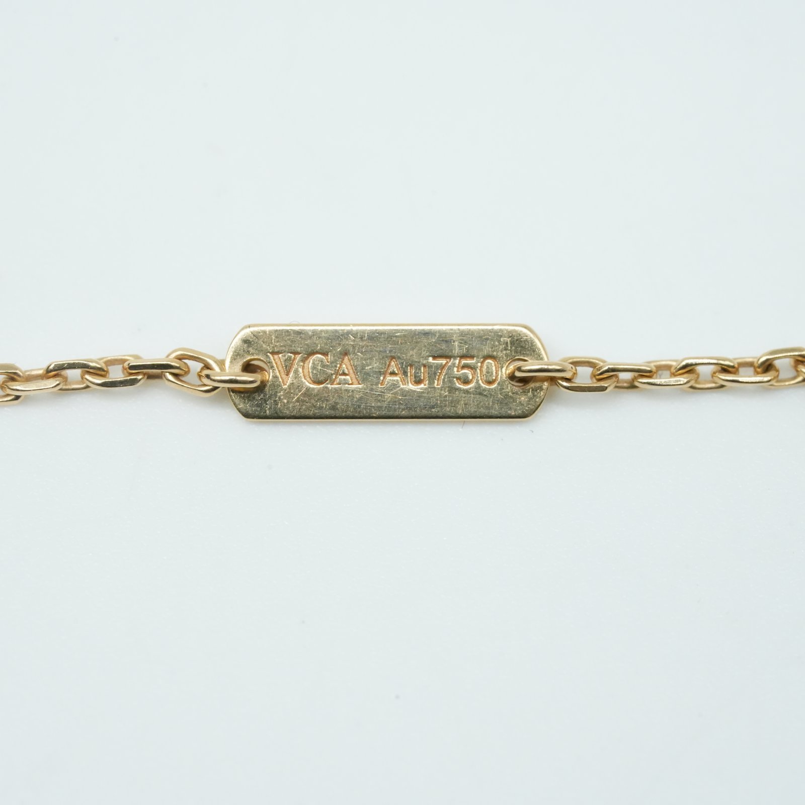 Van Cleef & Arpels Vintage Alhambra Pendant - Detail 1