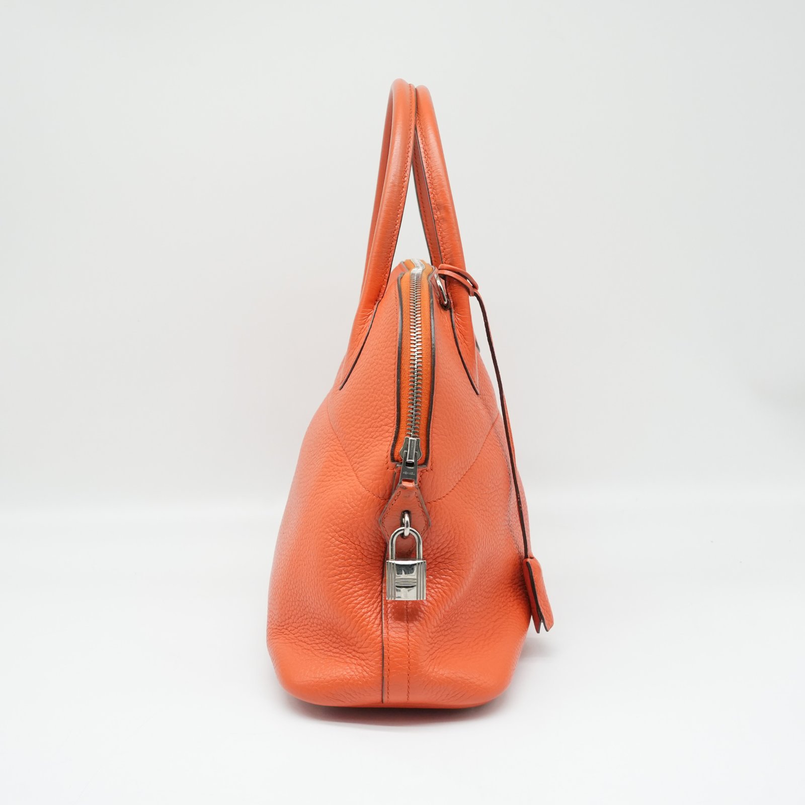 Hermès Bolide 31 Handbag In Potiron Orange Clemence Leather - Back view