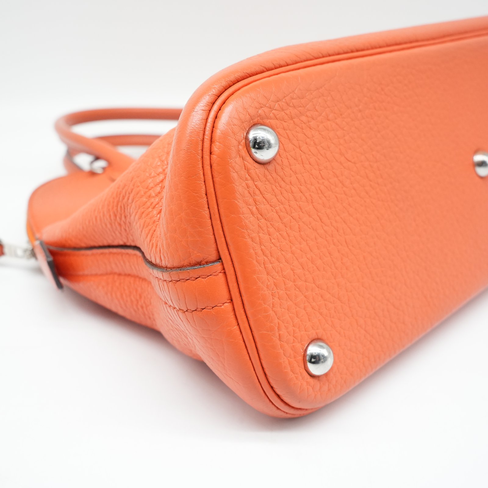 Hermès Bolide 31 Handbag In Potiron Orange Clemence Leather - Detail 1