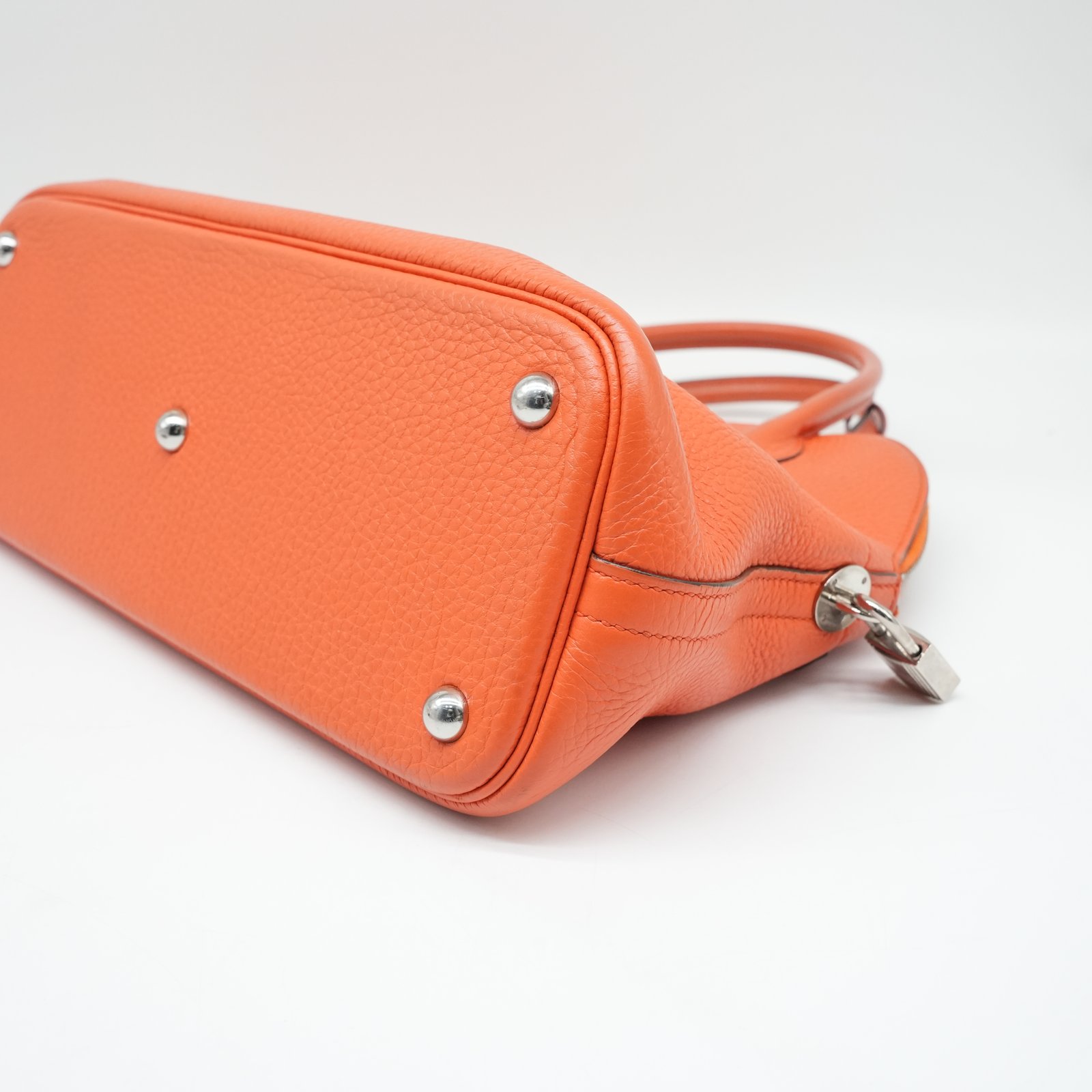 Hermès Bolide 31 Handbag In Potiron Orange Clemence Leather - Detail 2