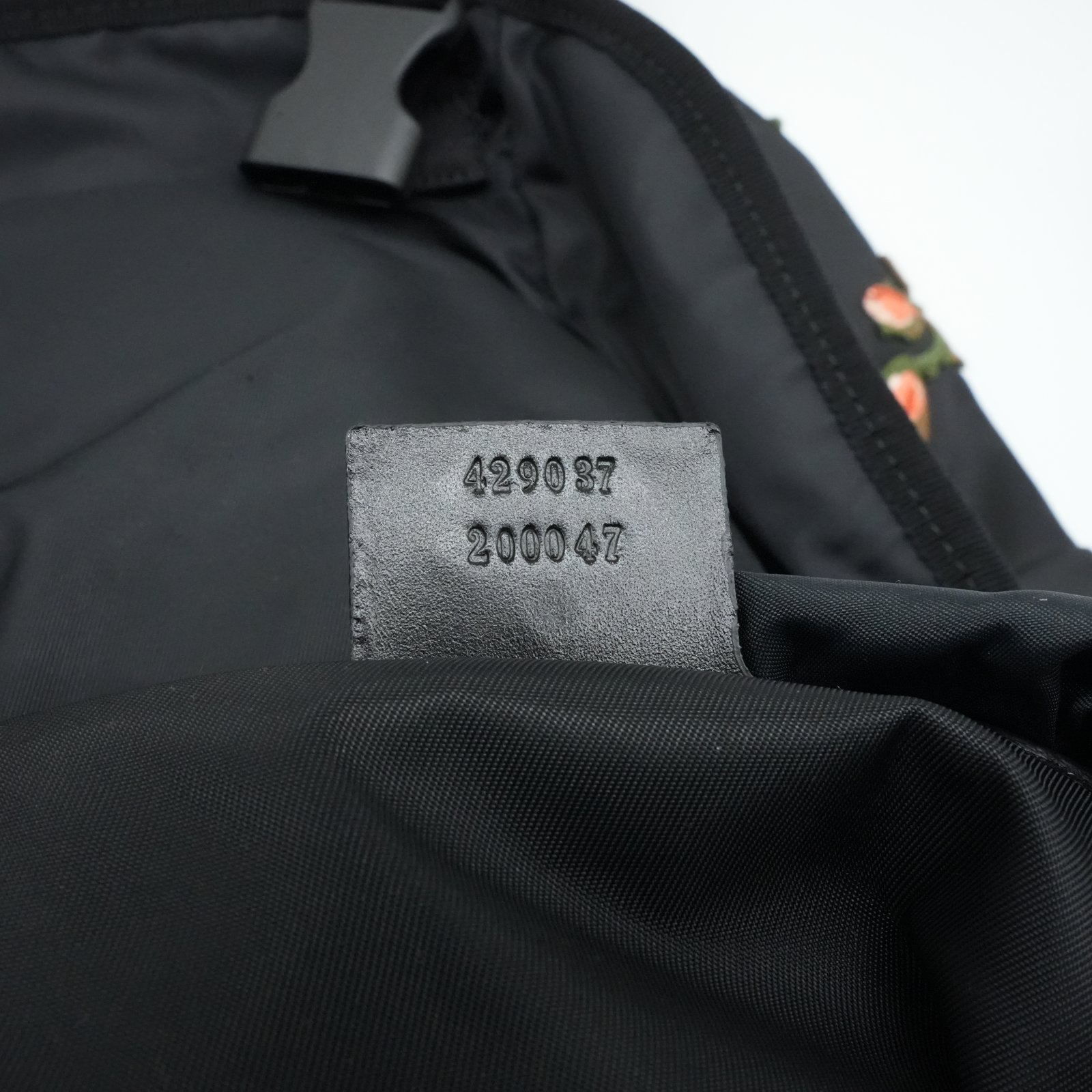 Gucci L'Aveugle Par Amour Embroidered Tiger Backpack - Image 18