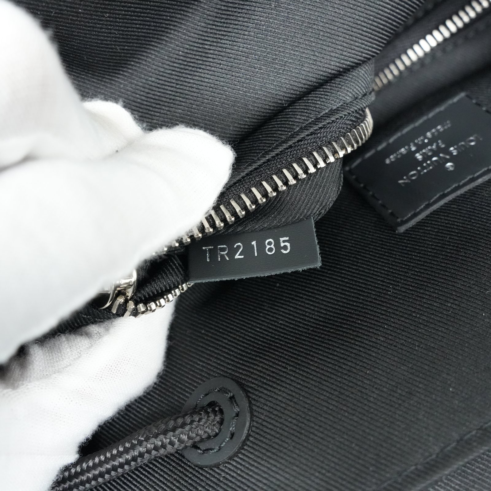Louis Vuitton Christoper Backpack Damier Graphite Nemeth N41379 - Image 15