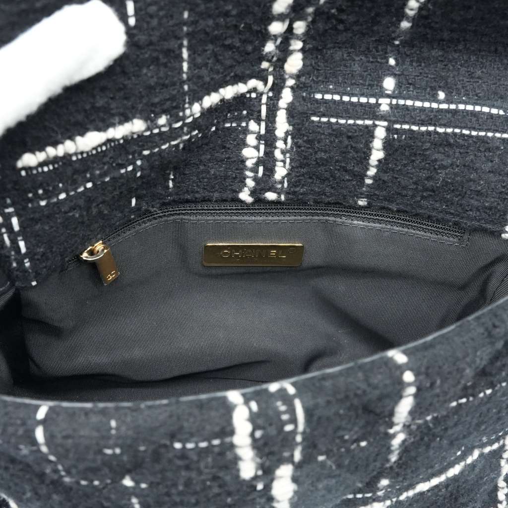 Chanel 19 Flap Bag Black/White Quilted Tweed Medium - Image 10