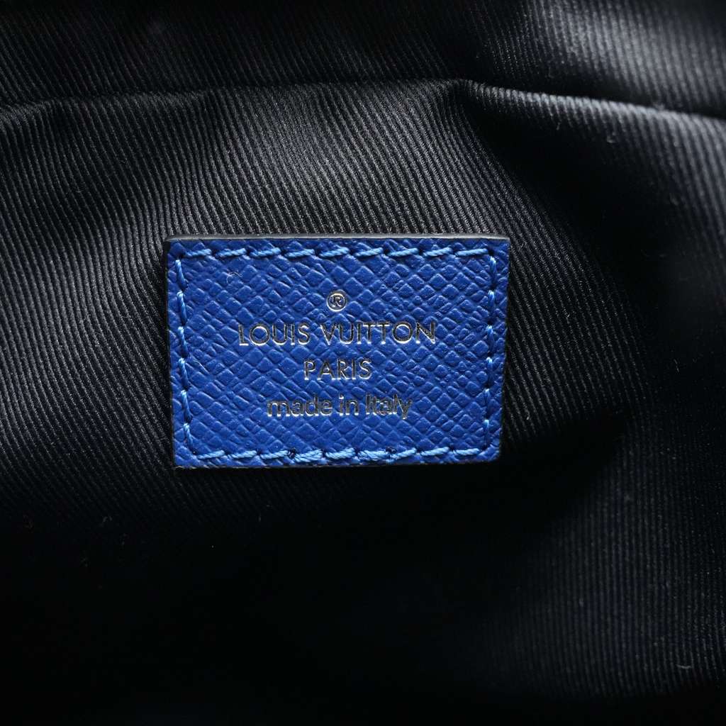 Louis Vuitton Blue Taiga Outdoor Bumbag M30245 - Image 13