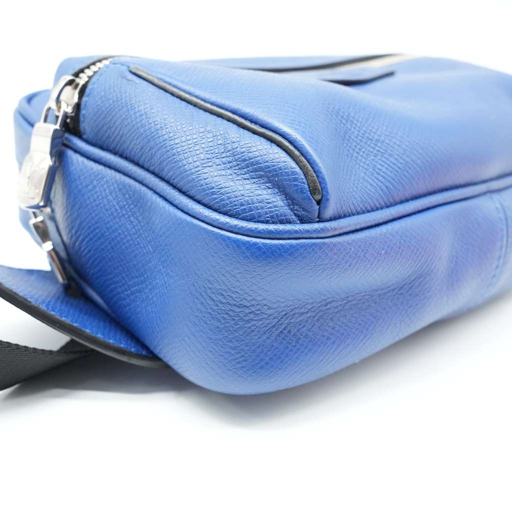 Louis Vuitton Blue Taiga Outdoor Bumbag M30245 - Detail 1
