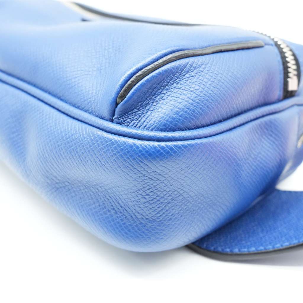 Louis Vuitton Blue Taiga Outdoor Bumbag M30245 - Detail 2