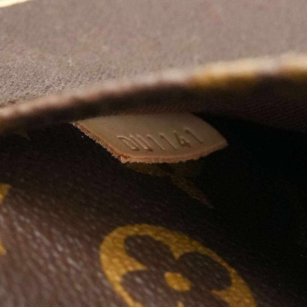 Louis Vuitton Weekender Beaubourg Monogram Canvas MM Bag M40476 - Image 12