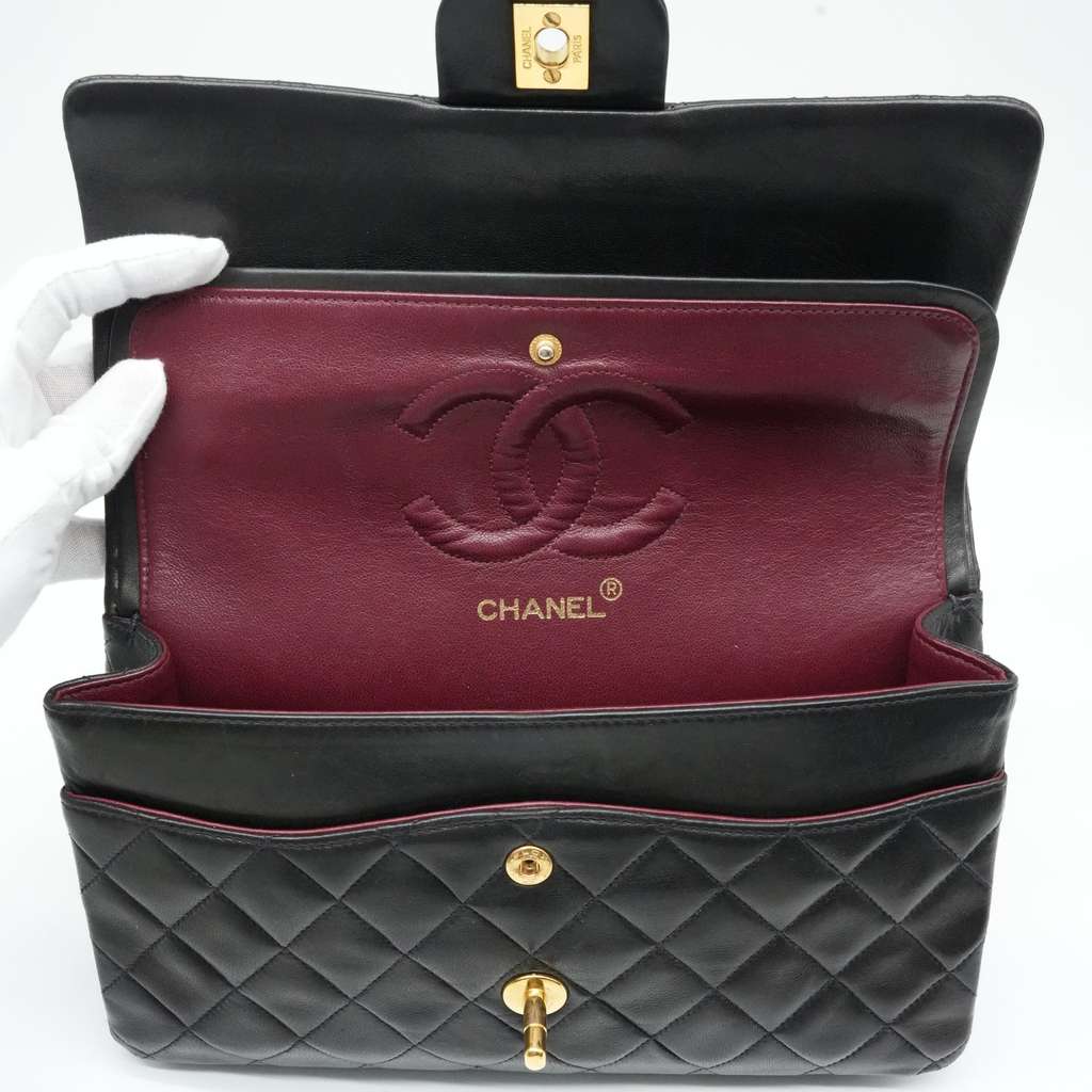 Chanel Classic Double Flap Medium 25 in Black Lambskin Leather and Gold Hardware - Image 14