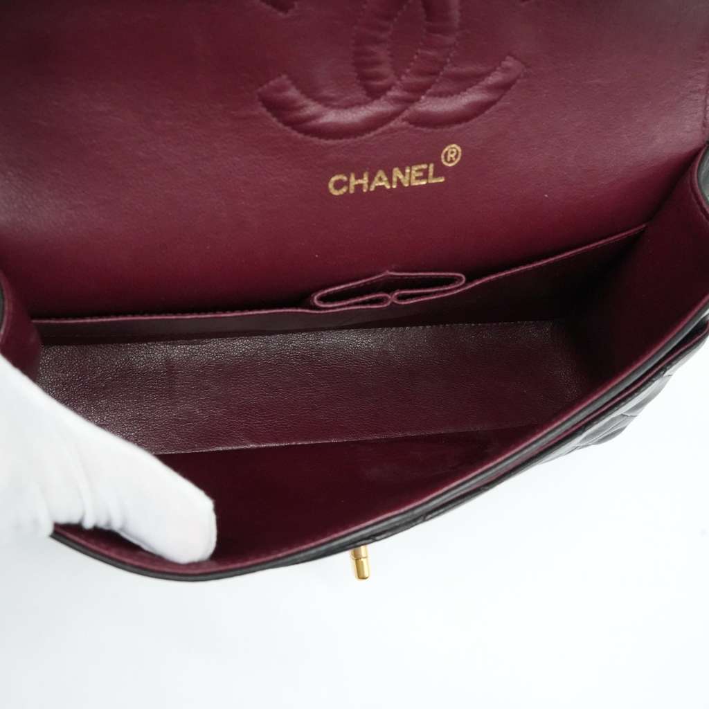 Chanel Classic Double Flap Medium 25 in Black Lambskin Leather and Gold Hardware - Image 15