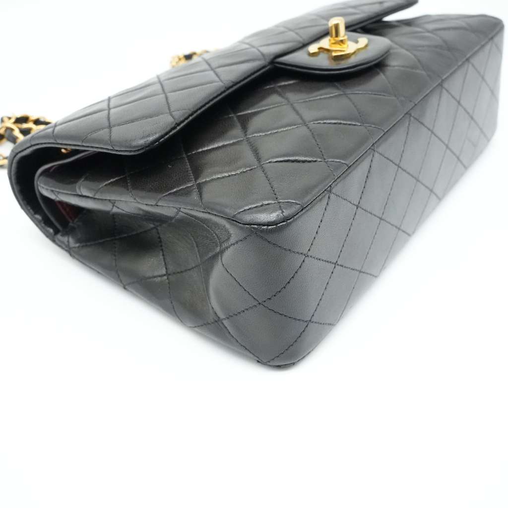 Chanel Classic Double Flap Medium 25 in Black Lambskin Leather and Gold Hardware - Detail 1