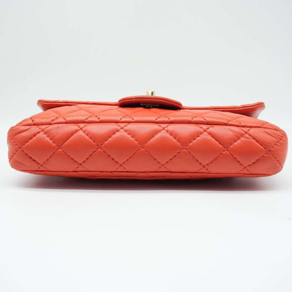 Chanel Matelasse Light Red Bag 12747763 - Side view