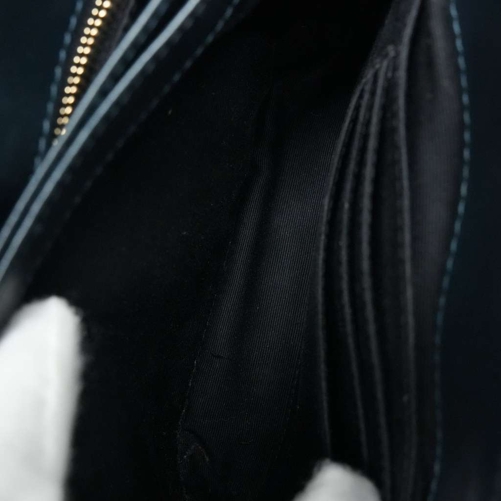 Yves Saint Laurent Women's Loulou Handbag Velvet Green - Image 13