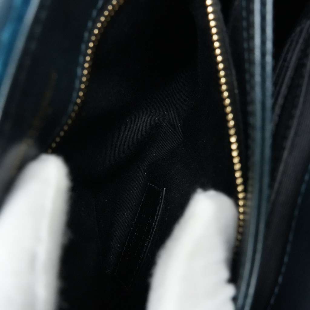 Yves Saint Laurent Women's Loulou Handbag Velvet Green - Image 16