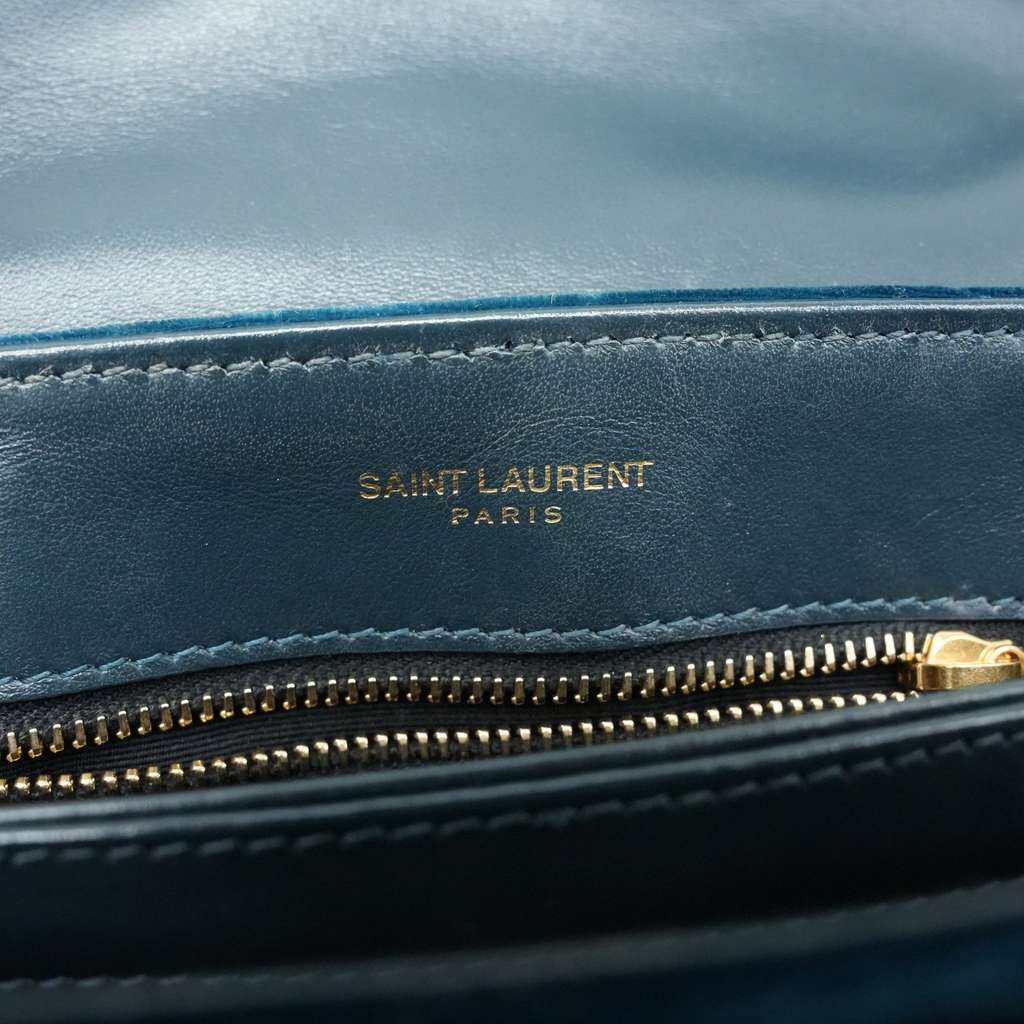 Yves Saint Laurent Women's Loulou Handbag Velvet Green - Image 19