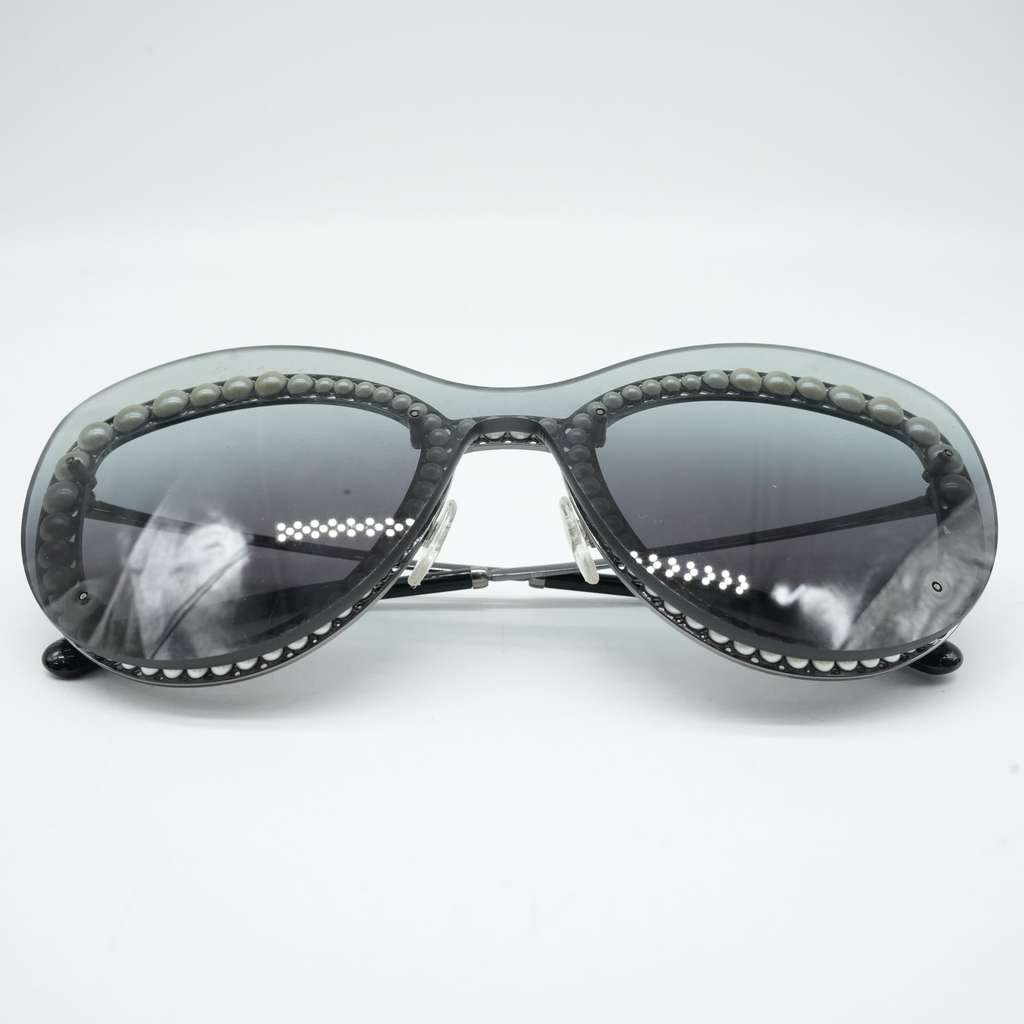 Chanel 4236-H Hanvan Black Color with Pearl - Back view