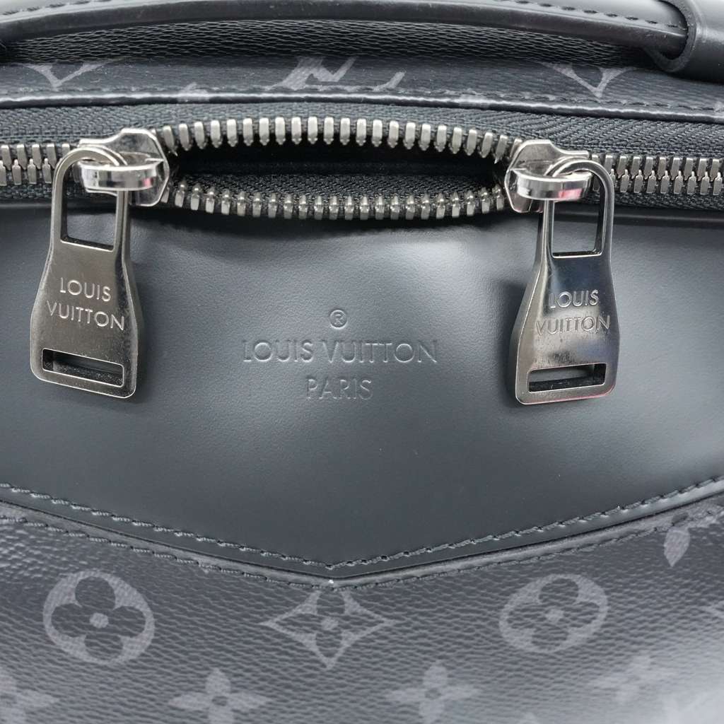 Louis Vuitton Monogram Eclipse Bumbag M42906 - Detail 1
