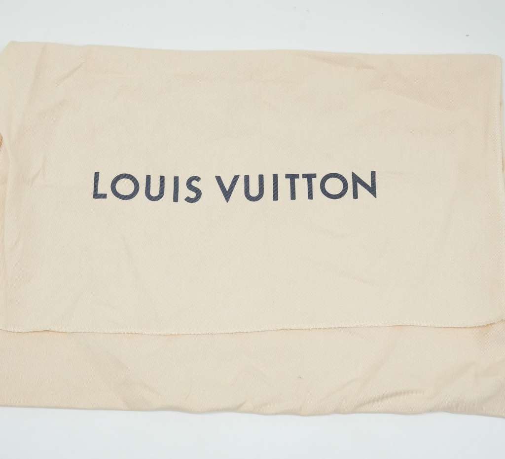 Louis Vuitton Monogram Saumur Messenger PM Shoulder Bag M44879 - Image 15