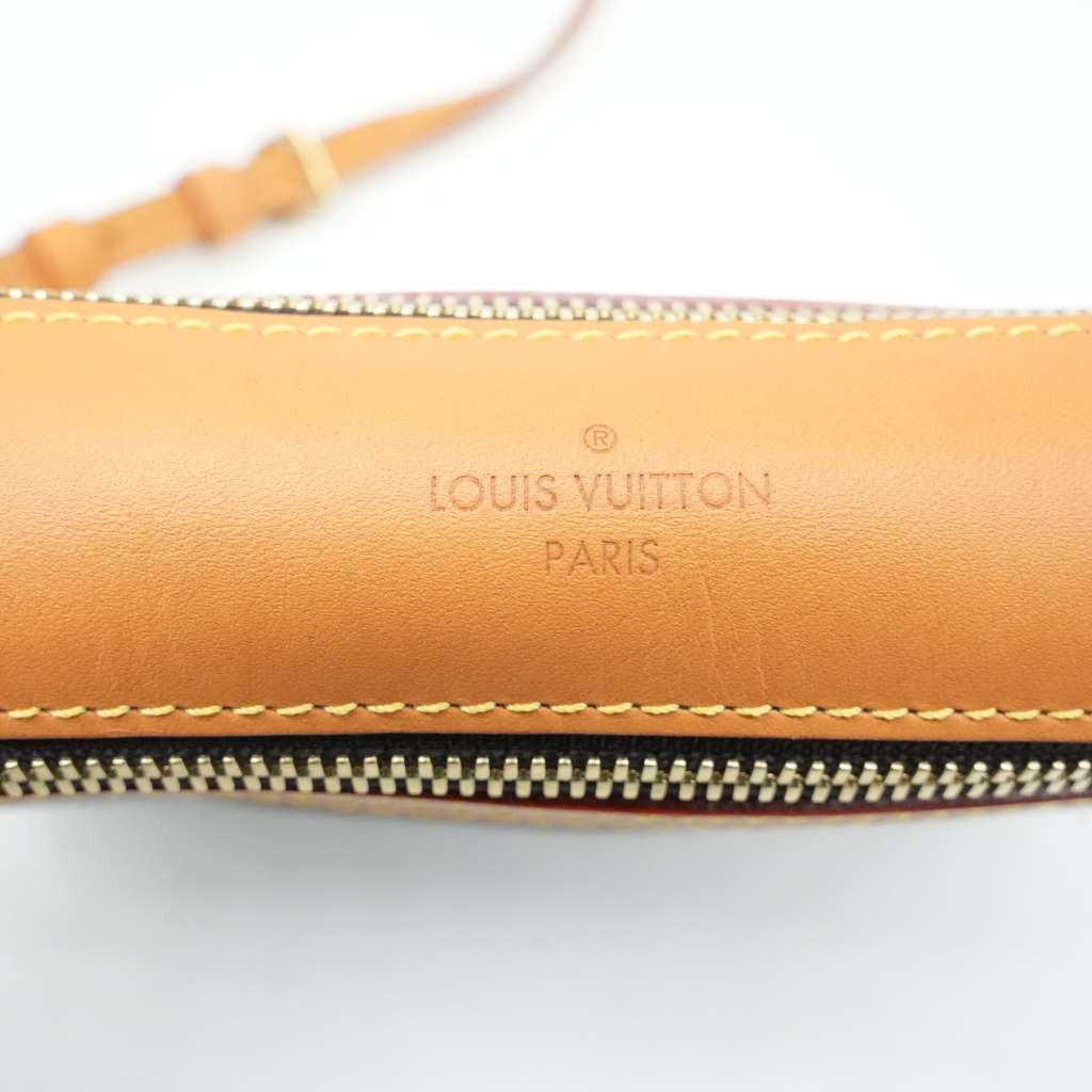 Louis Vuitton Monogram Saumur Messenger PM Shoulder Bag M44879 - Detail 1