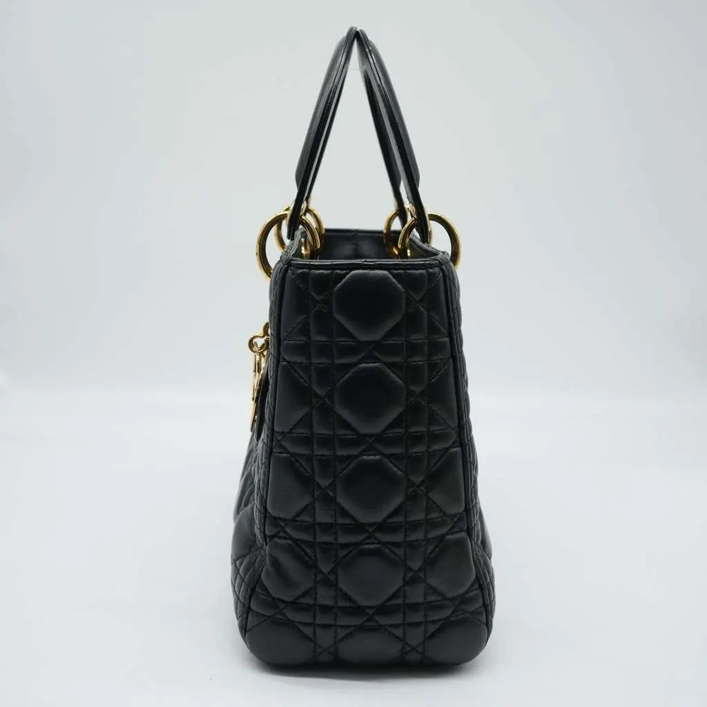 Dior Medium Lady Dior Bag Black Cannage Lambskin M0565ONGE_M900 Black Fair - Model View