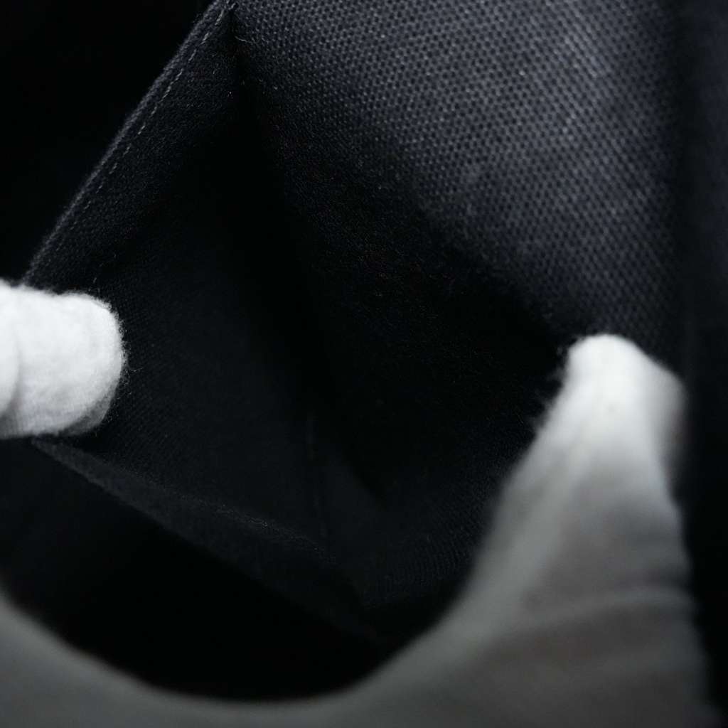 Givenchy Medium Antigona Bag In Grained Leather - Image 16